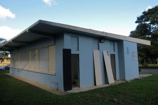 Centro de saúde, Porto Rico, construída após publicação de “Arquitetura social em países de clima quente”, de Richard Neutra