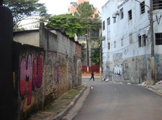 Rua Prof. Oscar Saiago de Sá Pereira, antiga travessa Lavapés, em sua extremidade na rua Muniz de Souza