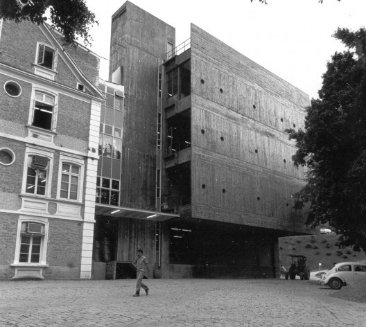 Hans Broos. Hering Matriz. Edifício da Costura. Blumenau. 1968-1975