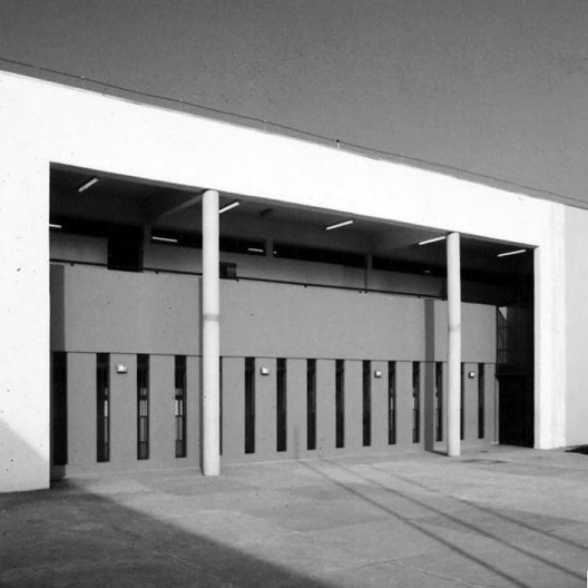 Escola em Poá. Arquiteto Renato Viégas e UNA Arquitetos