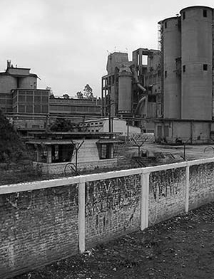 Ex-fábrica de cimento Santa Rita, atualmente desativada
