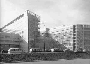 Vista, Hospital Europeu Georges-Pompidou, Paris (por A. Zublena, B. Cabannes, P. Dariel, 1983-1999)