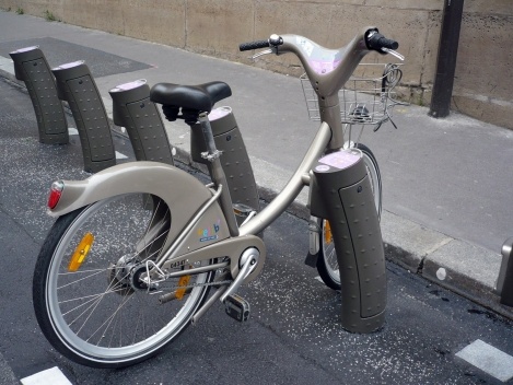 Bicicletas do sistema parisiense Velib – vélos en libre service