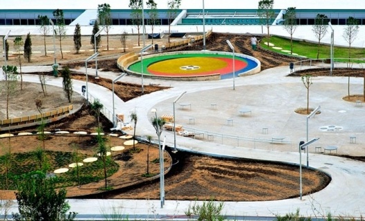 Parque sobre cochera de Horta, 2000-2002