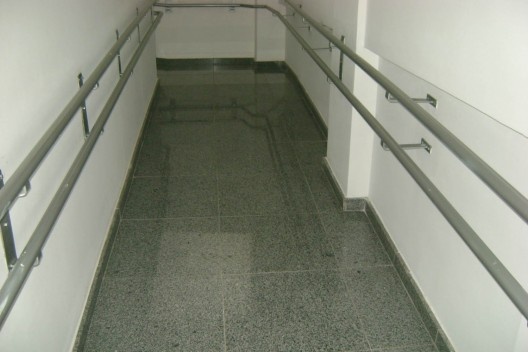 Projeto da rampa não atende a NBR-9050