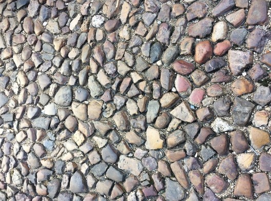 Calçamento em pedras roliças em Coimbra