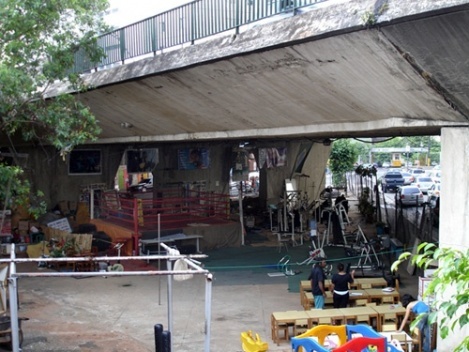Ringue de boxe sob o Viaduto do Café em São Paulo
