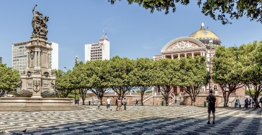 Monumento de Abertura dos Portos e Teatro Amazonas, Praça São Sebastião, Manaus