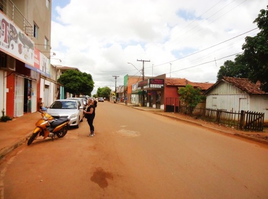 A ausência de infraestrutura física.