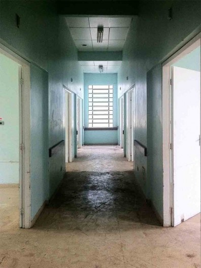 Ala abandonada do Complexo Hospitalar do Juquery