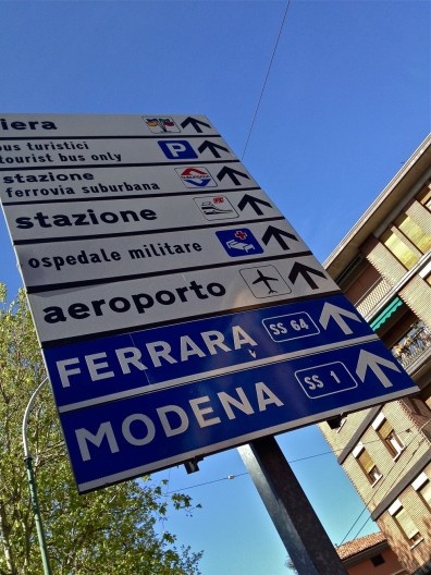 Centro Histórico de Bolonha, sinalização