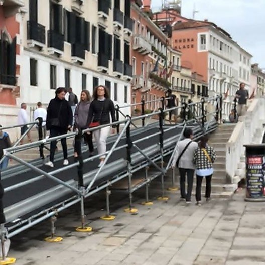 Rampa sobre ponte em Veneza