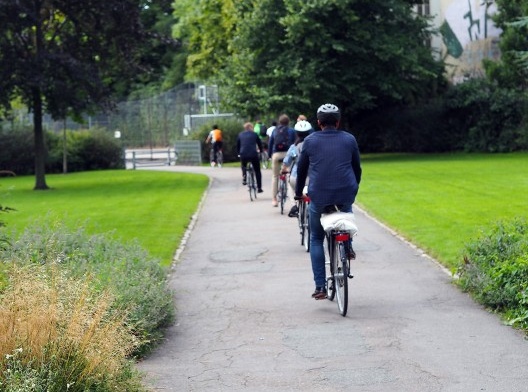 Percurso do Urban Safari percorrendo a parte verde do Superkillen. Destaque para a primeira ciclovia de lazer da cidade