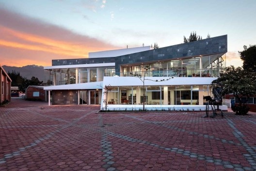 Biblioteca Gerardo Anker – Fundación Educacional Alberto Einstein, ampliación, 2013, Leppanen + Anker Arquitectos