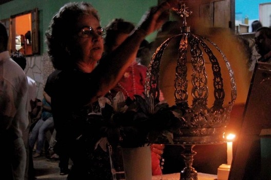 Devoção à Coroa do Divino – terço dos Cavaleiros