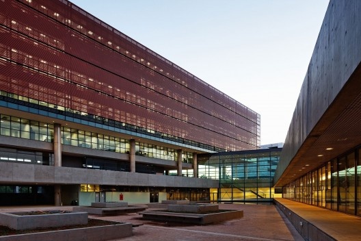Câmara Legislativa do Distrito Federal, Brasília DF, 1989-2007, vencedor de concurso nacional de arquitetura. Arquiteto Luis Mauro Freire e equipe