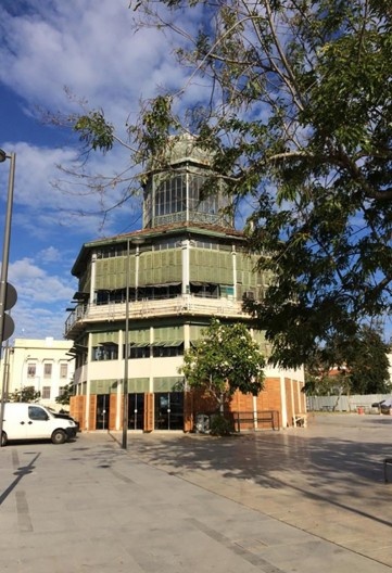 O torreão remanescente do Mercado Municipal