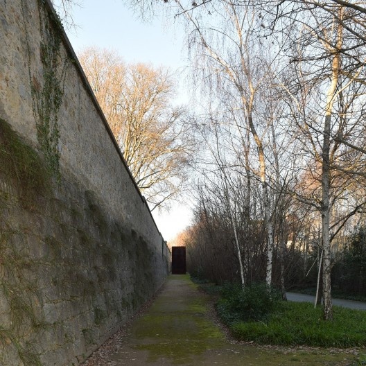Fundação de Serralves – Museu de Arte Contemporânea, Walking is Measuring, obra de Richard Serra