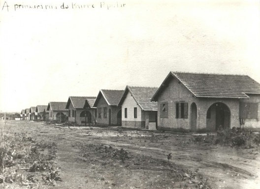 Construção de casas-tipo na cidade de Goiânia