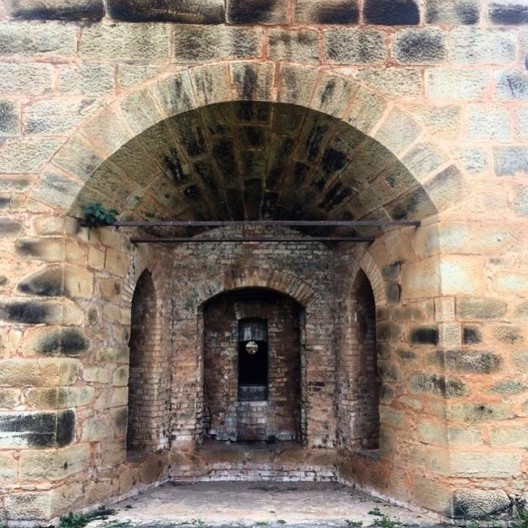 Detalhe de um dos altos fornos geminados de Varnhagen, na Fazenda Ipanema em Iperó SP