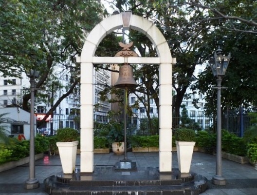 O primeiro Marco da Paz, no Largo Pateo do Collegio, jun. 2012