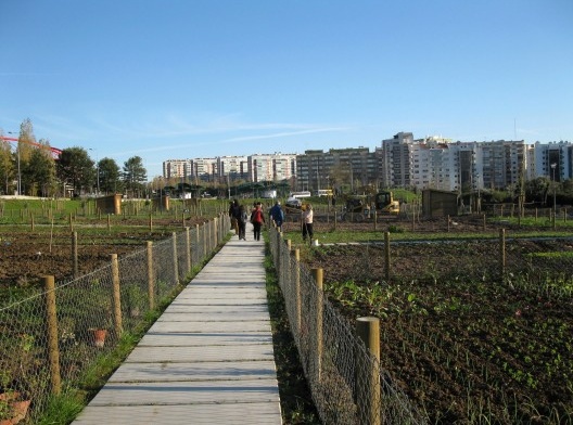 Quando da inauguração da 2ª fase da obra do Parque Urbano da Quinta da Granja, em outubro de 2011, foi entregue a primeira bateria de hortas urbanas