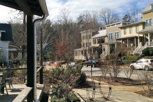 Selborne Lane, trecho alargado de calçada