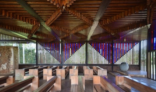 Interior da Capela de Santana ao Pé do Morro