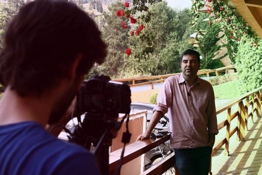 Caio Guerra gravando entrevista com o curador André Costa, Move Cine Arte – Festival Internacional de Monte Verde