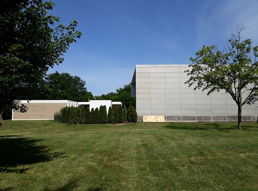 Situação atual da casa McCormick junto ao edifício de DeStefano+Partners