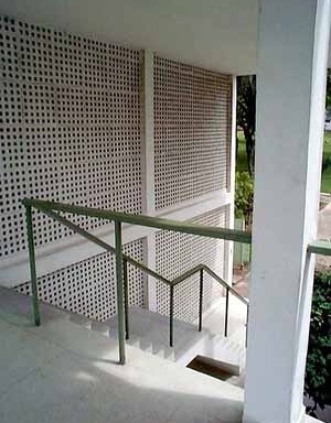 Centro de referência do Complexo Sanatorial de Curicica, detalhe escada. Arq Sérgio Bernardes