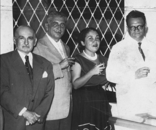 José Lins do Rego à direita e Gilberto Freyre, o segundo à esquerda, anos 1950