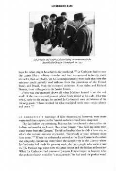 “Le Corbusier e André Malraux colocando a pedra fundamental do Edifício da Assembléia em Chandigard em 1952”