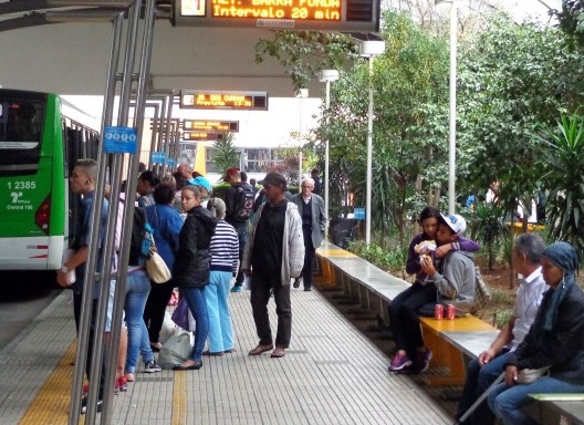 Núcleo de Arquitetura, Terminal de ônibus Lapa, São Paulo, 2003