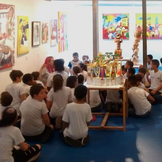 Mediação com uma turma de crianças, educativo da Bienal Naifs do Brasil 2018, Sesc Piracicaba