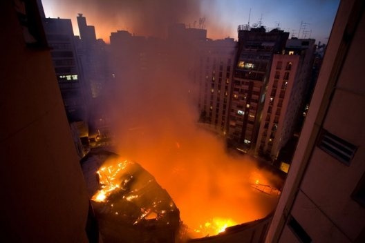 O incêndio do Teatro Cultura Artística: quando reconstruir é preservar
