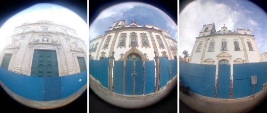 A Catedral Basílica de Salvador, a Igreja de São Pedro dos Clérigos e a Igreja de São Domingos Gusmão, todas localizadas no Terreiro de Jesus, Centro Histórico de Salvador, e todas cercadas de tapumes