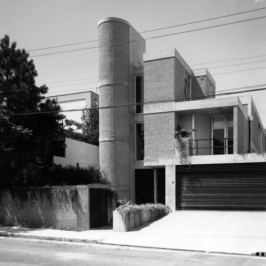 Residência Jardim das Bandeiras. Arquiteto Renato Viégas