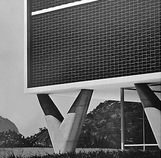 Elementos de apoio inclinados. Hospital Sul América. Rio de Janeiro, 1952-59. Oscar Niemeyer e Hélio Uchoa