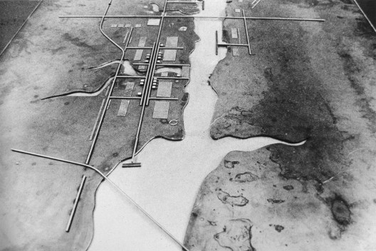 Projeto Cidade no Tietê, maquete, São Paulo SP Brasil, 1980. Arquiteto Paulo Mendes da Rocha