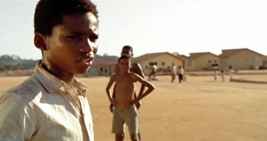 Cena do filme Cidade de Deus, direção Fernando Meirelles, 2002