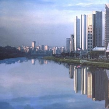 A nuvem financeira e o skyline