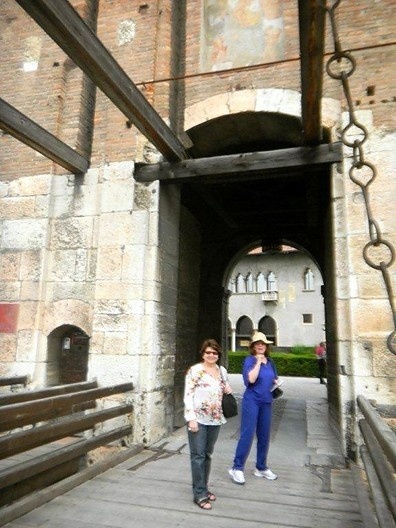 Castelvecchio, entrada principal, sobre o fosso, Verona