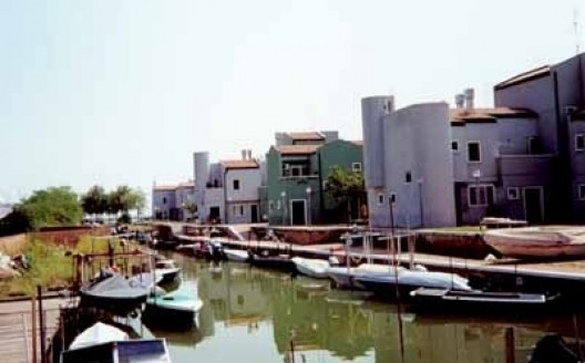 Moradias para pescadores na ilha de Mazzorbo, na Laguna Vêneta, 1979/1986