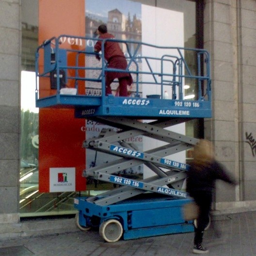 Máquina para limpeza de vitrines, Barcelona, Espanha