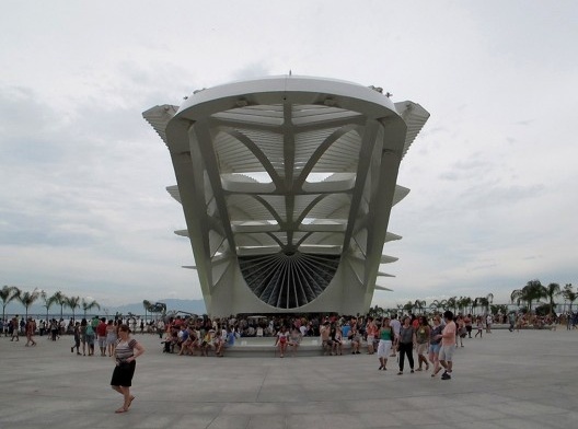 Museu do Amanhã em píer encravado na Praça Mauá, Rio de Janeiro. Arquiteto Santiago Calatrava