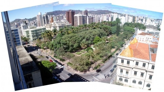 Vista geral da Praça da Liberdade com a Serra ao fundo. Ano 2007
