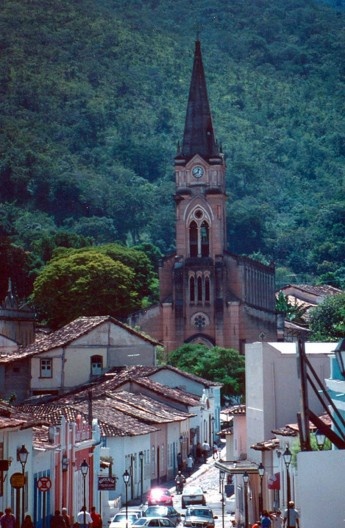 A Igreja de Nossa Senhora do Rosário foi edificada na década de 1930, no mesmo local onde ficava a igreja de irmandade negra do século 18, 2000