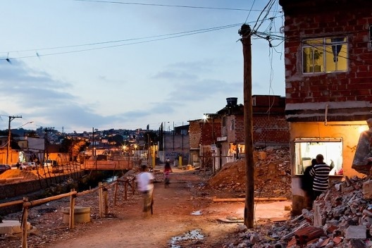 Reurbanização da favela do Sapé, obra, Rio Pequeno, São Paulo, 2014. Base 3 Arquitetos, arquitetos Marina Grinover, Catherine Otondo e Jorge Pessoa