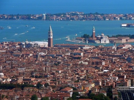 Os saltos de escala no estudo (e no projeto) da cidade e do território: indagações à luz do debate veneziano